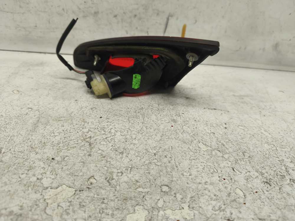 FEU ARRIERE GAUCHE MITSUBISHI COLT - Vue 2